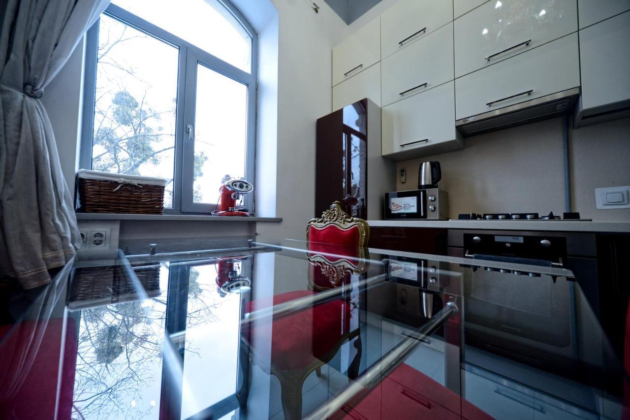 Artol Gorodetskogo Apartment Kiev Exterior photo