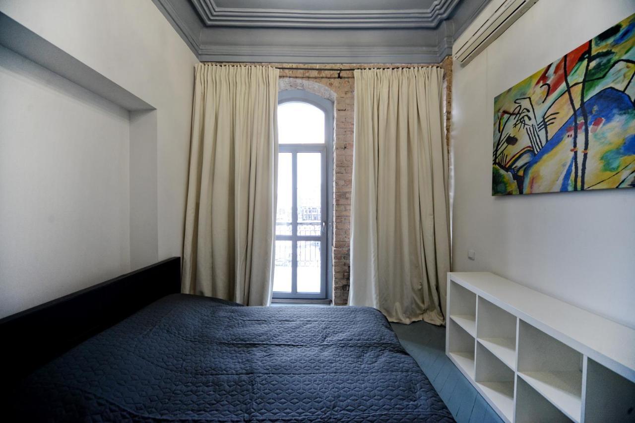 Artol Gorodetskogo Apartment Kiev Exterior photo